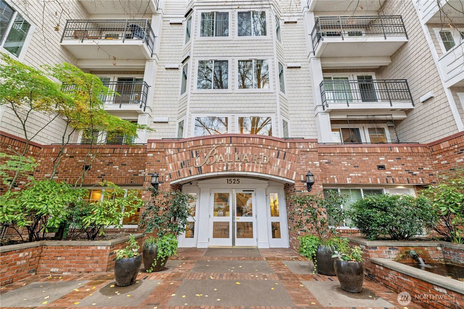 Property Photo:  1525 NW 57th Street 631  WA 98107 