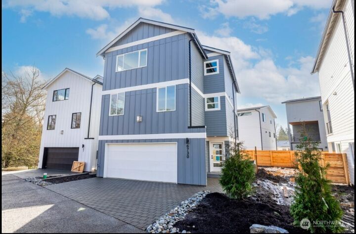 6730  21st Avenue SW  Seattle WA 98106 photo