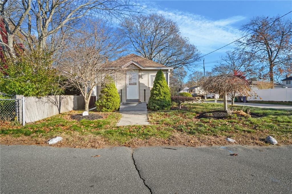 Property Photo:  86 Glen Drive  RI 02889 