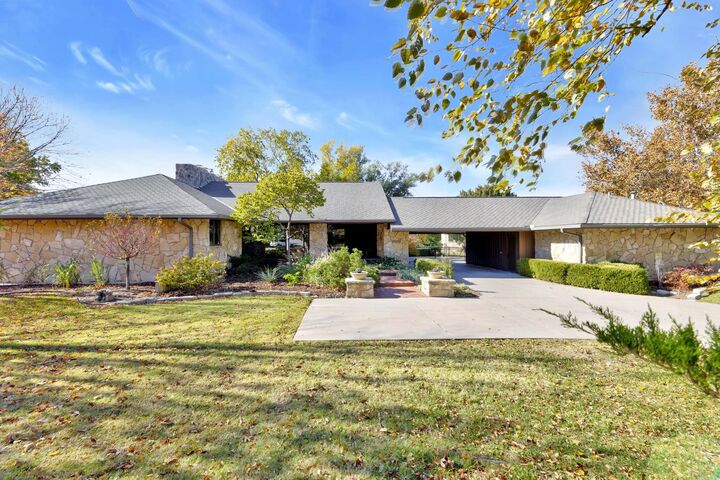 8919 E Boxthorn St  Wichita KS 67226 photo