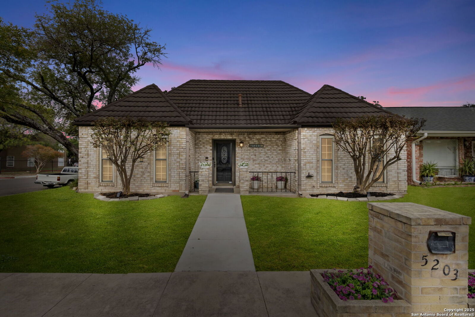 Property Photo: 5203 Metcalf TX 78239