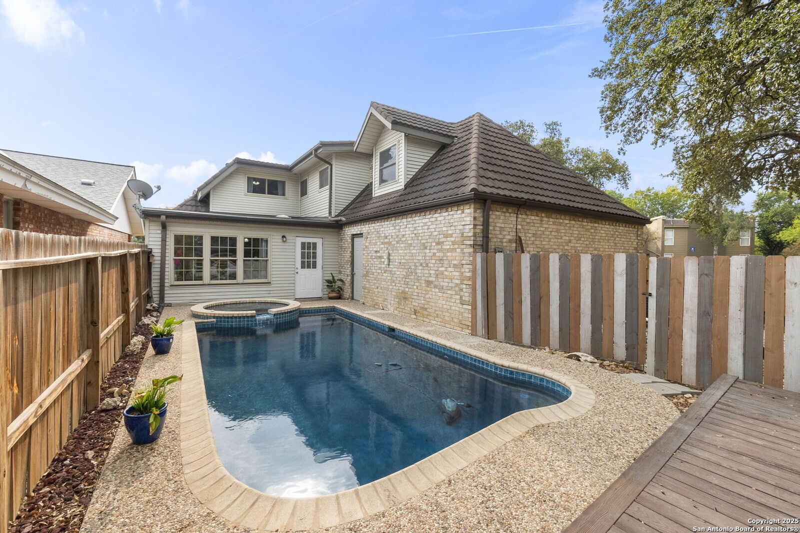 Property Photo: 5203 Metcalf TX 78239