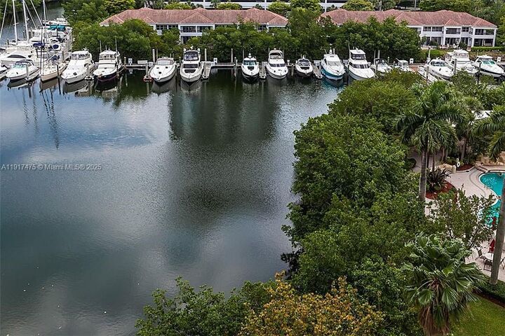 Property Photo:  3400 NE 192nd St 1010  FL 33180 