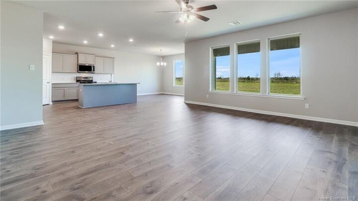 Property Photo:  4685 E Ridge Road E  LA 70607 