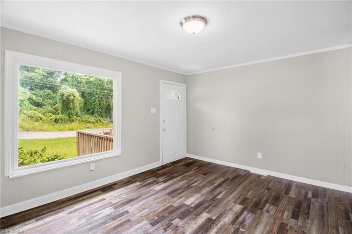 Property Photo: 305 Short Avenue NC 27025