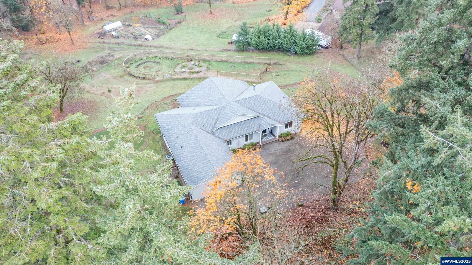 Property Photo: 3777 Meeko Ln SE OR 97392