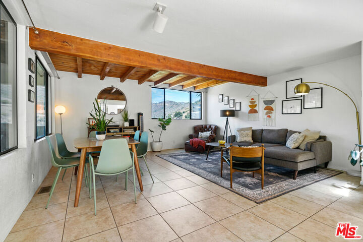 Property Photo:  2909 Searidge St  CA 90265 