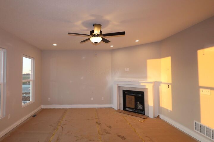 Property Photo:  1484 Speedliner Drive  OH 43064 