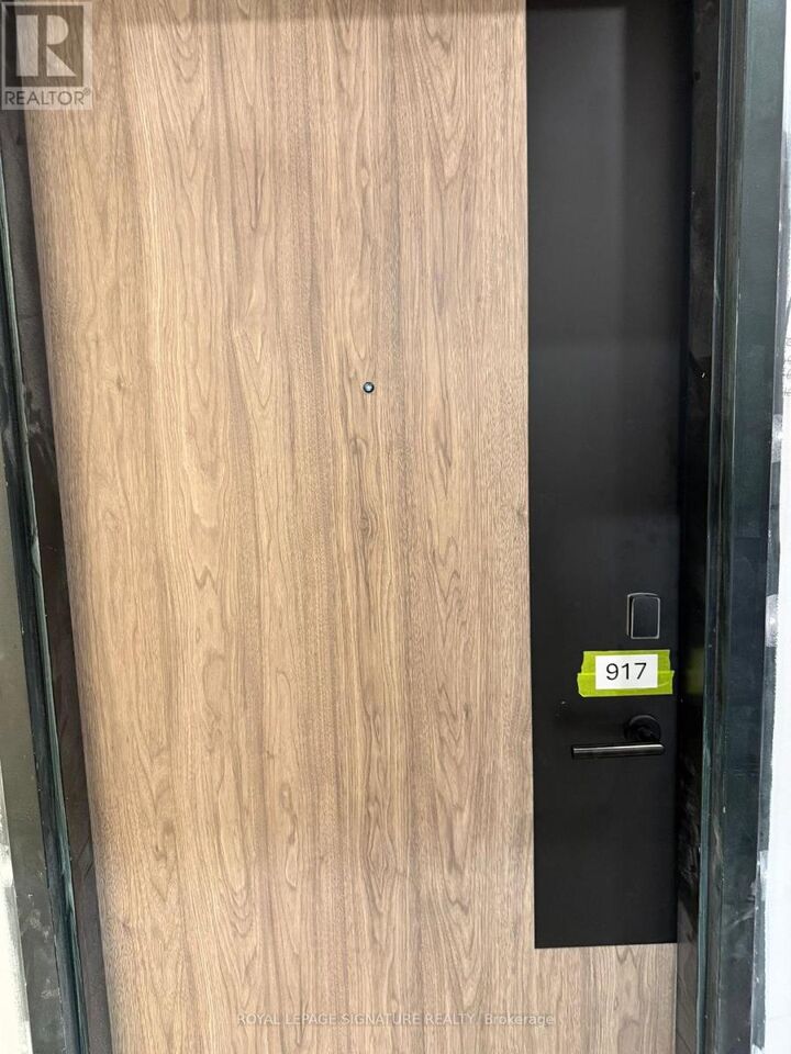 Property Photo:  1007 The Queensway 917  ON M8Z 6C7 
