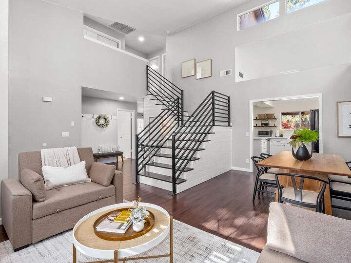 Property Photo:  962 E Buckhill Road  CA 93720 