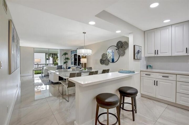 Property Photo:  9720 S Hollybrook Lake Dr 204  FL 33025 