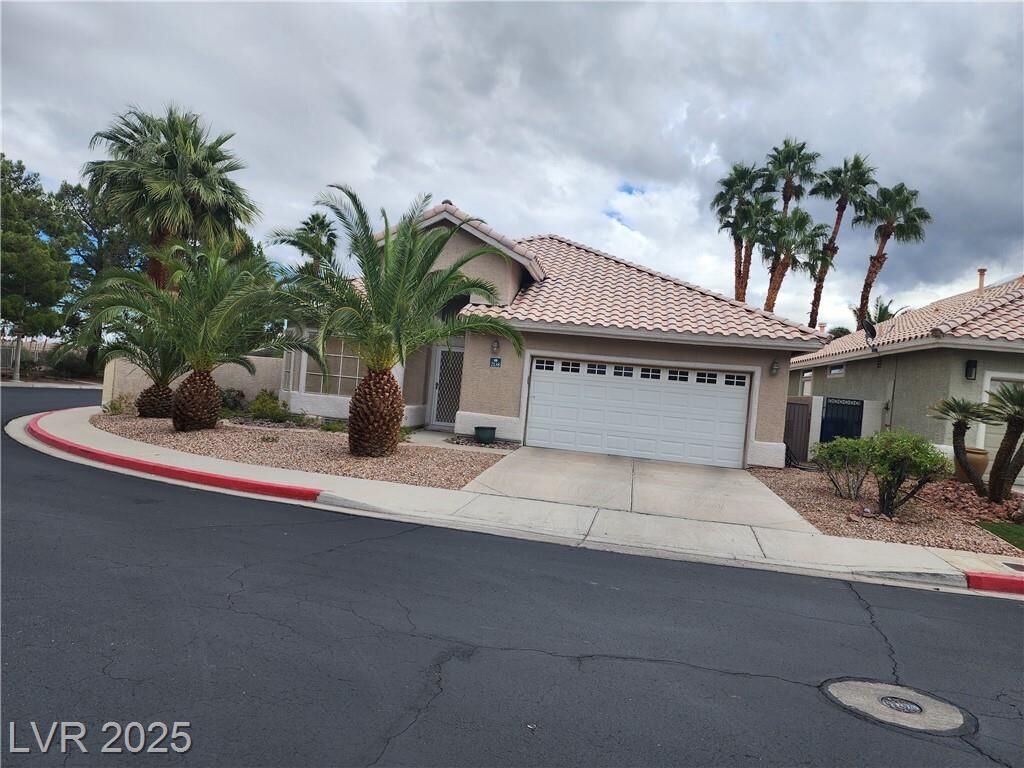 Property Photo:  2138 Eaglepath Circle  NV 89074 