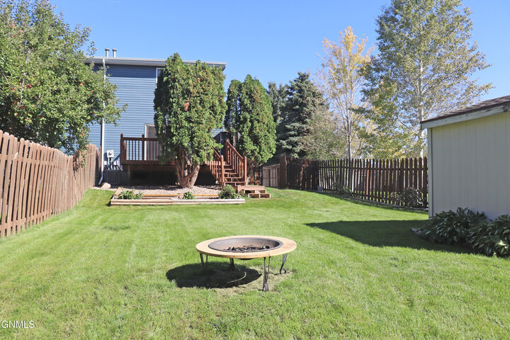 Property Photo:  3806 Montreal Street N  ND 58503 