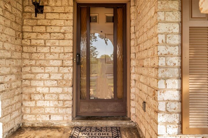 Property Photo: 7015 Lacy Hill Drive TX 77036