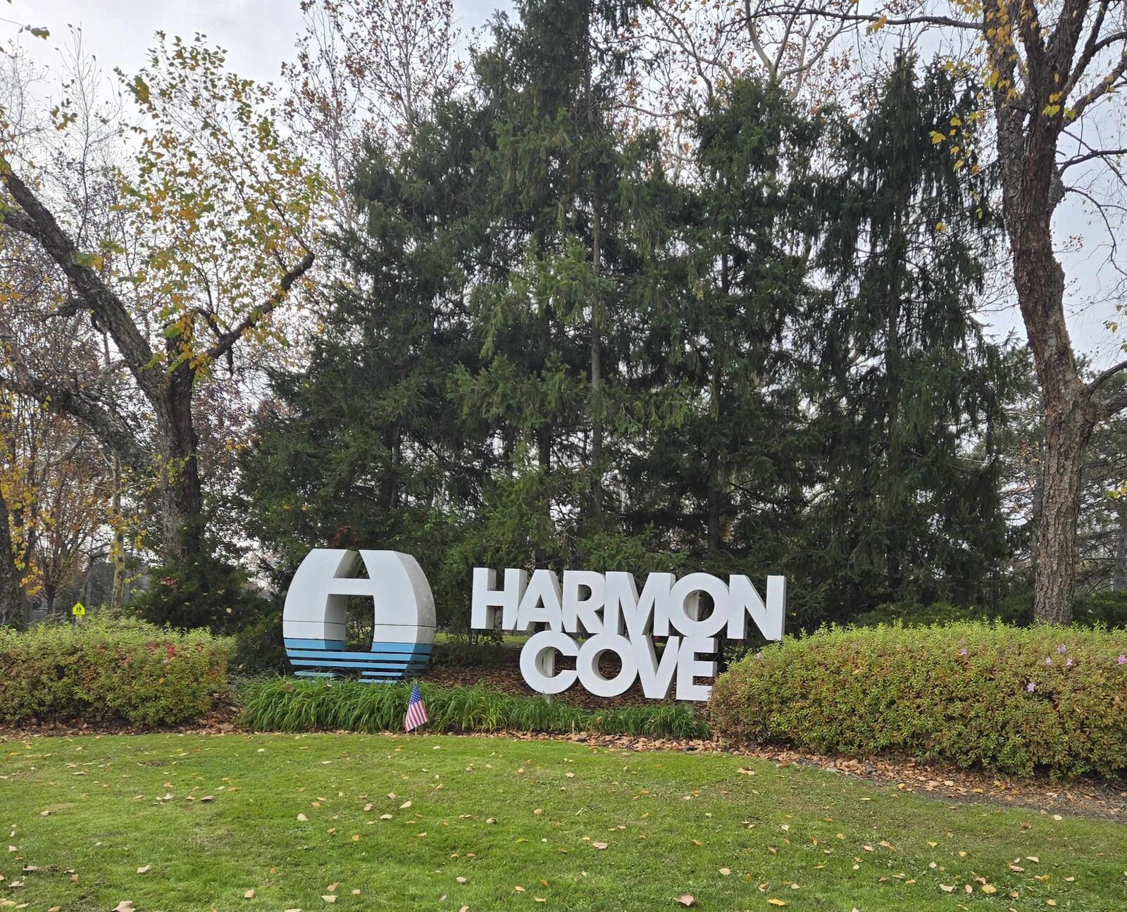 Property Photo: 570 Sanderling Ct NJ 07094