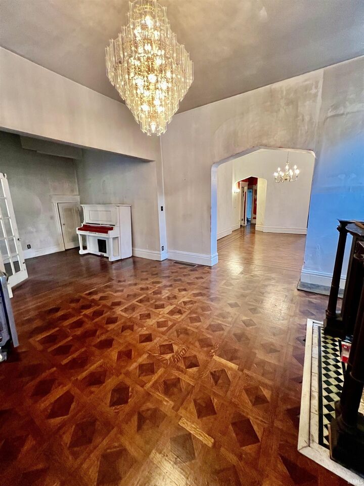 Property Photo:  301 Washington Avenue  IN 47713 