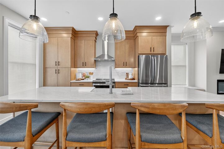 Property Photo:  1801 Soundview Court  NY 10598 