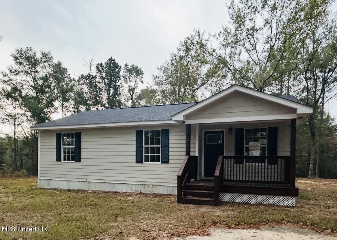 Property Photo:  121 Brock  MS 39452 