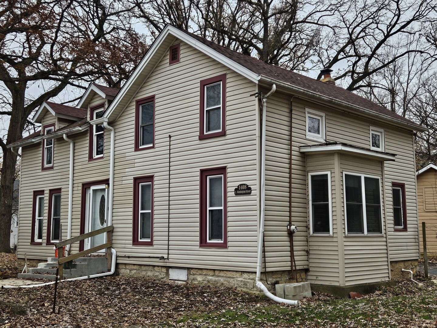 Property Photo:  1408 E Washington Street  IL 60433 