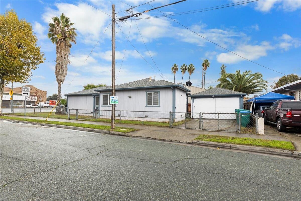 Property Photo:  480 E Monterey Avenue  CA 95204 
