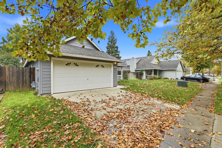 Property Photo:  217 White Oak Lane  CA 95694 