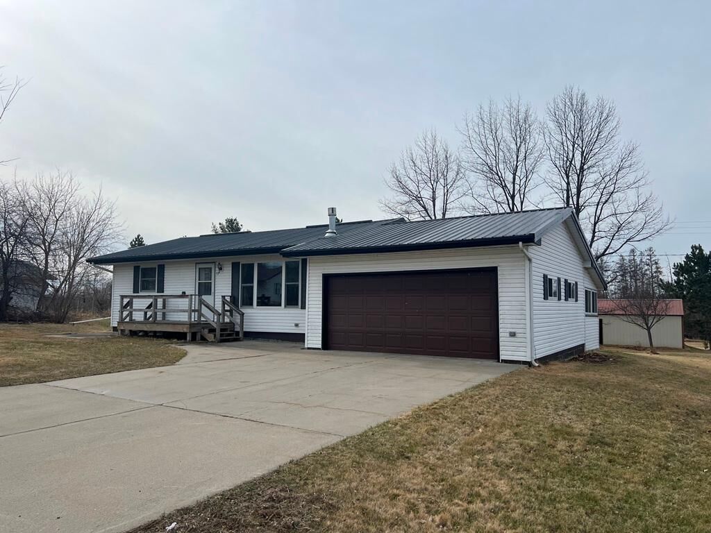 Property Photo: 18 9th Avenue NE MN 56636