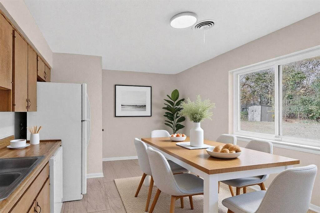 Property Photo:  1705 E Hilton Street  TX 75090 