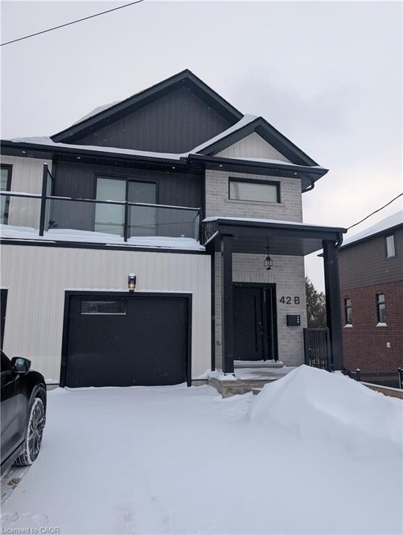 Property Photo:  42 Wellington Street B  ON N3L 1T3 