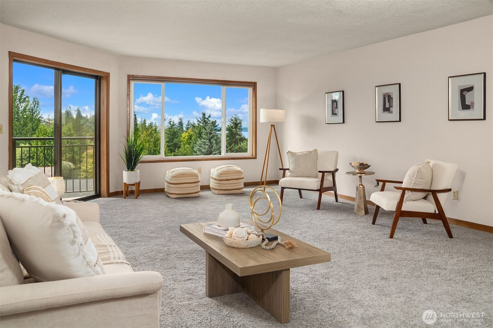 Property Photo:  1071  4th Avenue S 302  WA 98020 