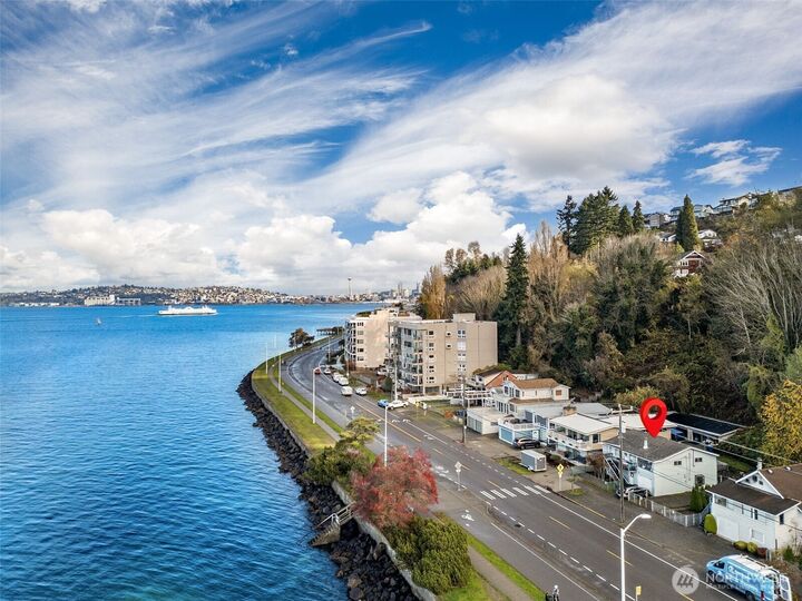 Property Photo:  1324  Alki Avenue SW  WA 98116 
