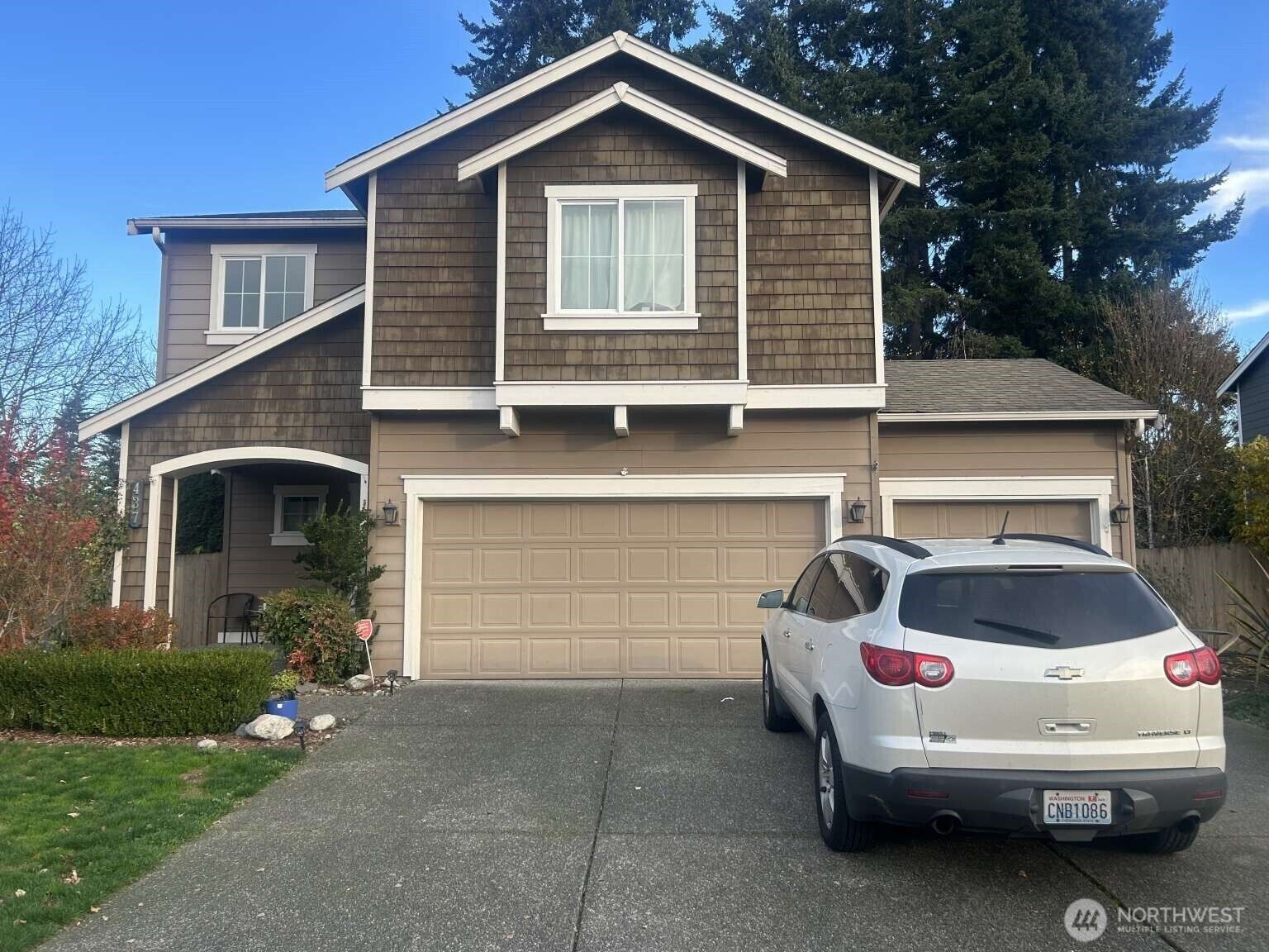 Property Photo:  437  20th Street NW  WA 98371 