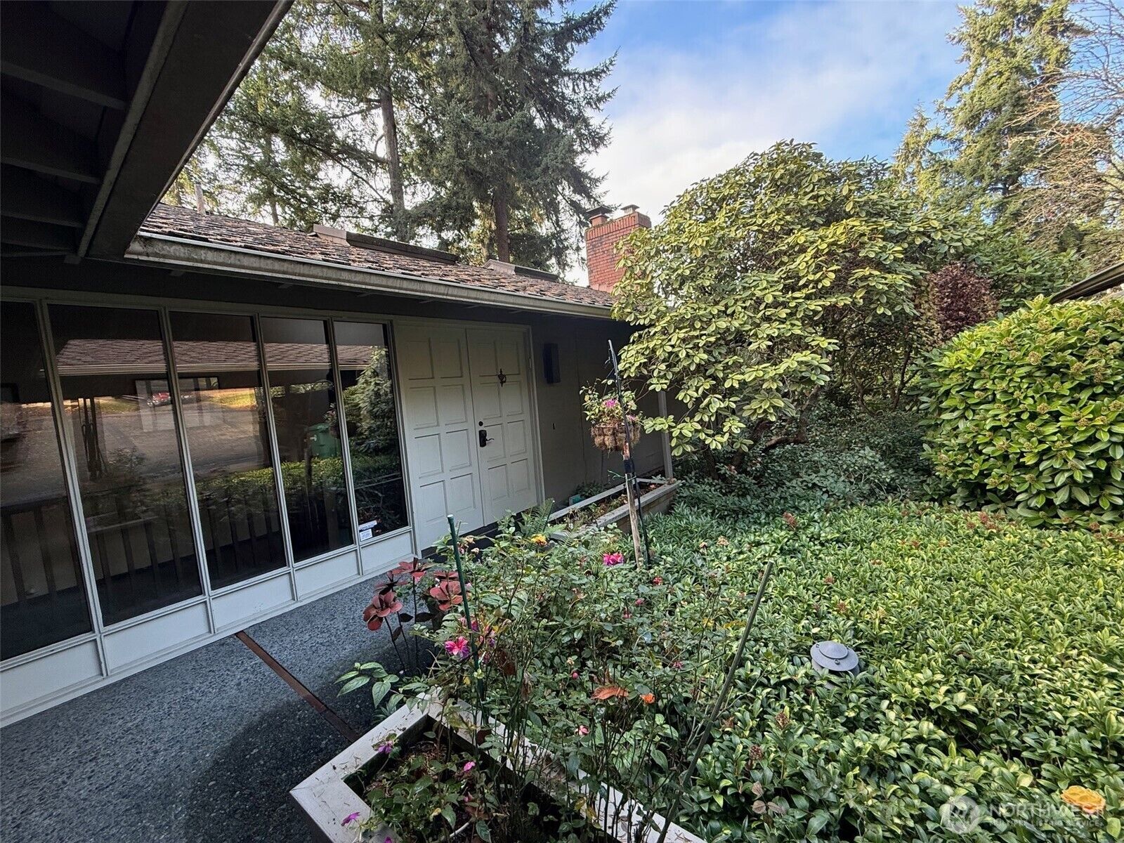 Property Photo: 8407 SE 82nd Street WA 98040