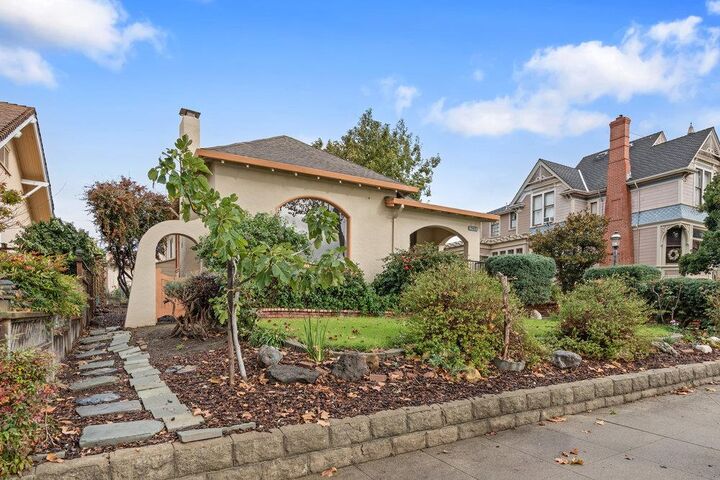 Property Photo: 588 6th Street CA 95023