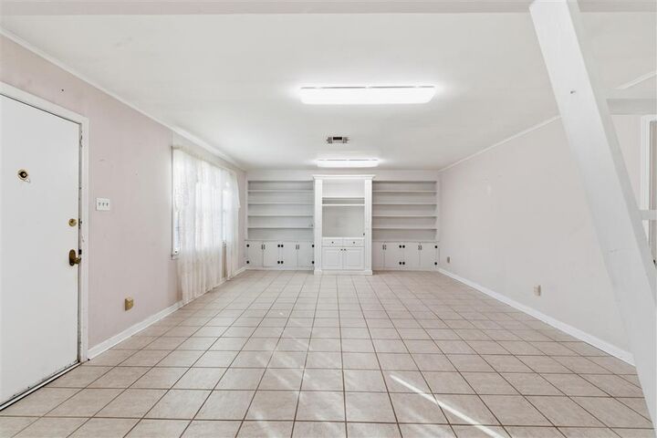 Property Photo: 637 10th Street LA 70601