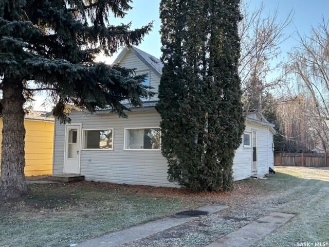 Property Photo: 134 2nd Avenue W SK S0A 0L0