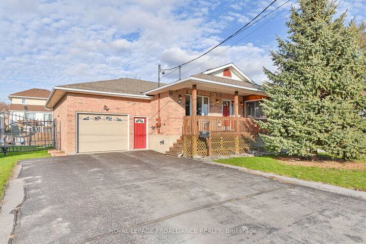 Property Photo: 74 Bay Street ON K8V 1H5