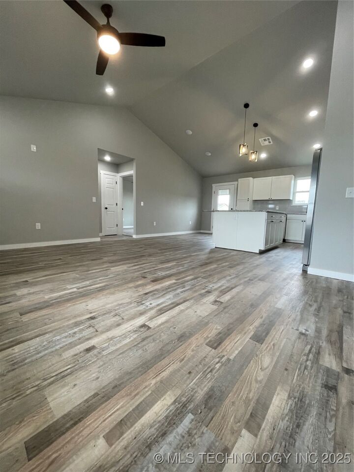 Property Photo:  5905 Bluestem Way  OK 74016 