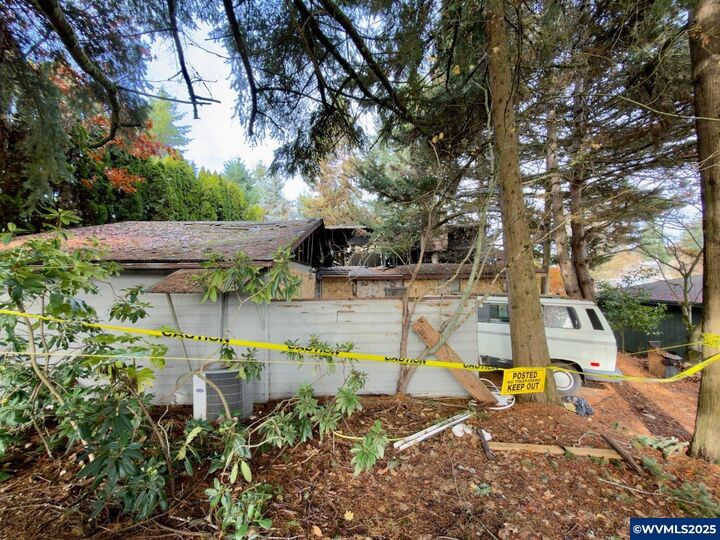 Property Photo:  4455 Matthews Lp S  OR 97302 