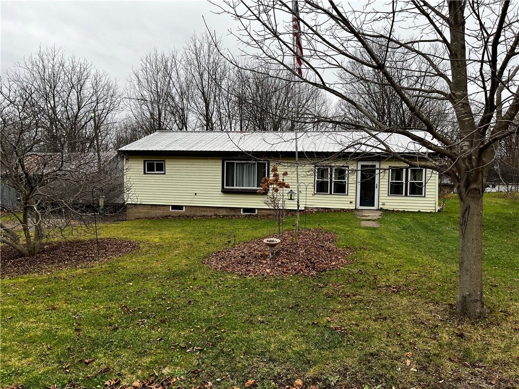 Property Photo: 14443 Meade Street NY 13156