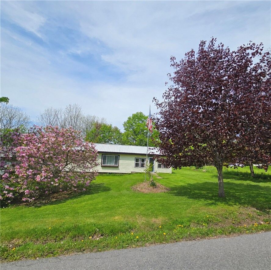Property Photo: 14443 Meade Street NY 13156