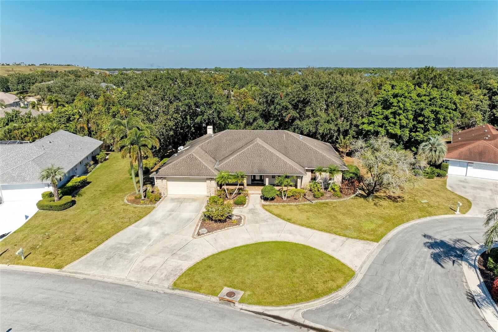 Property Photo:  5668 Country Lakes Drive  FL 34243 