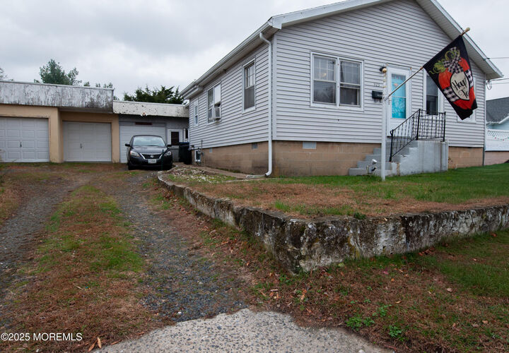 Property Photo:  923 Woodland Avenue  NJ 07719 