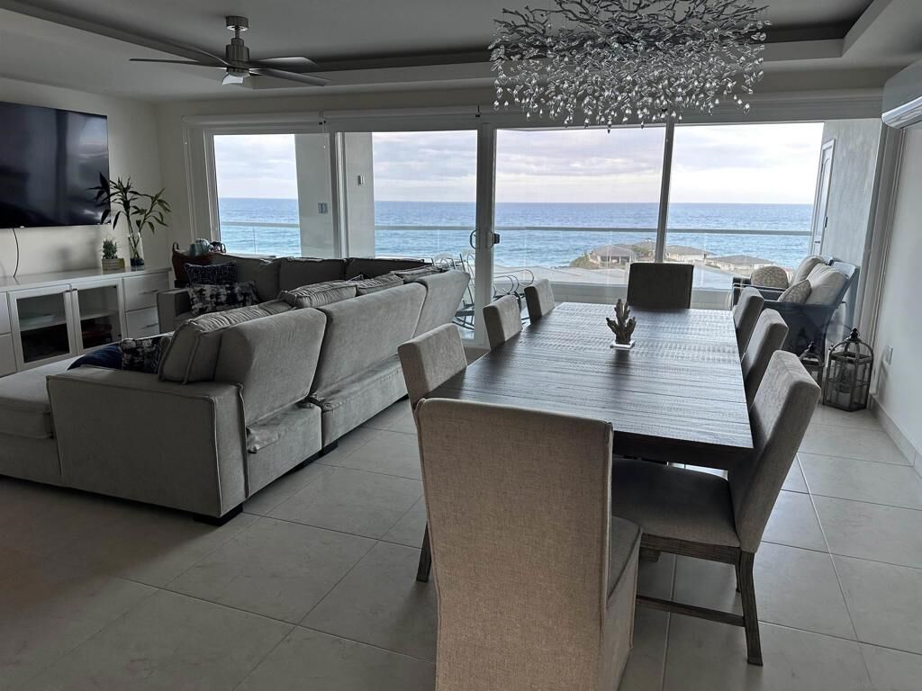 Property Photo:  1115 Carretera Libre Tijuana  CA 99999 