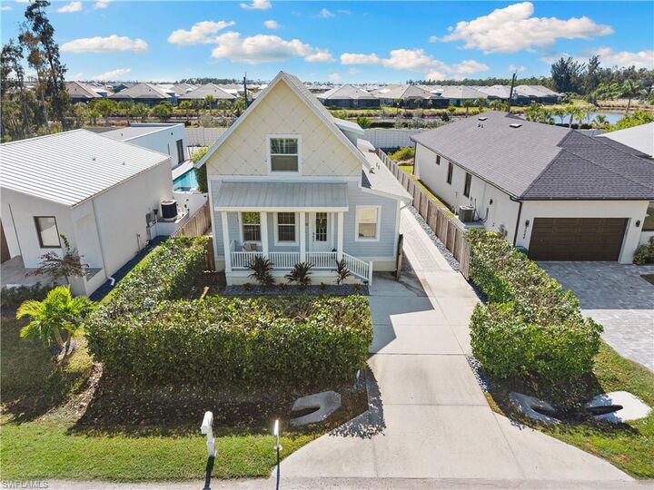 Property Photo: 3060 Woodside Ave FL 34112