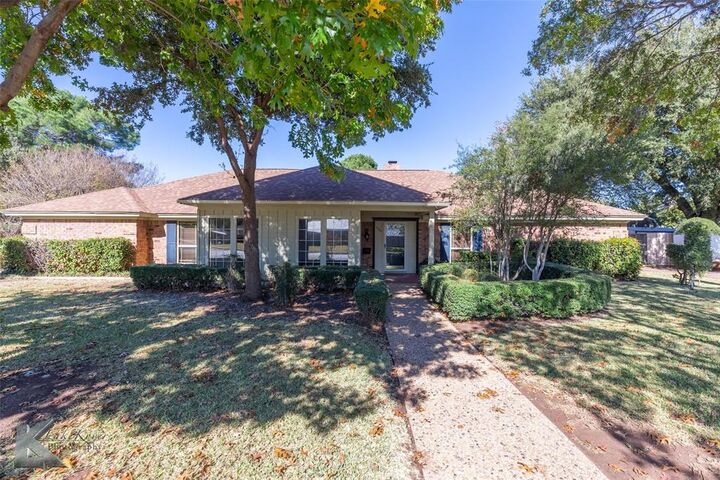 Property Photo:  220 Hedges Road  TX 79605 