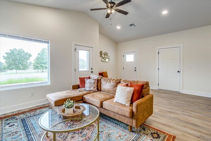 Property Photo:  437 E Briarbrook Ln  KS 67147-1127 