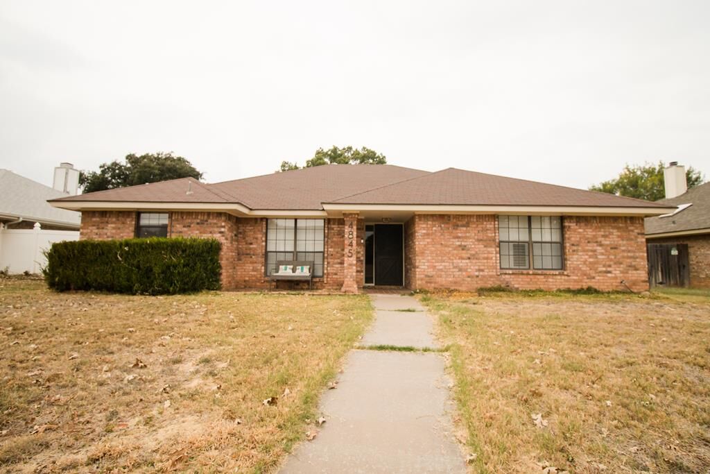 Property Photo:  4845 Royal Oak Dr  TX 76904 