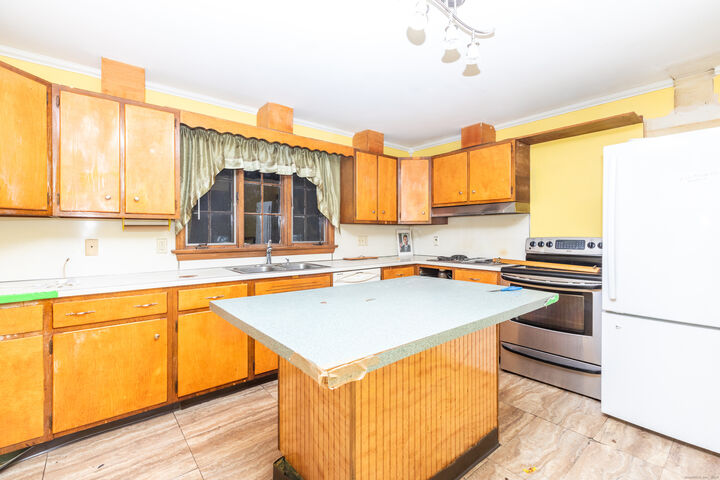 Property Photo:  855 Prospect Street  CT 06517 