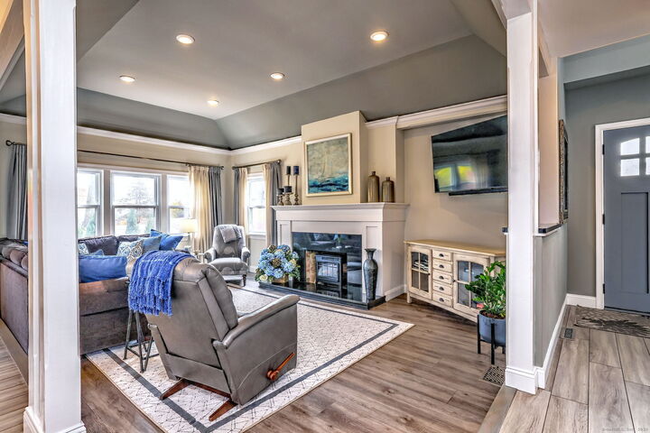 Property Photo:  131 6th Avenue  CT 06460 