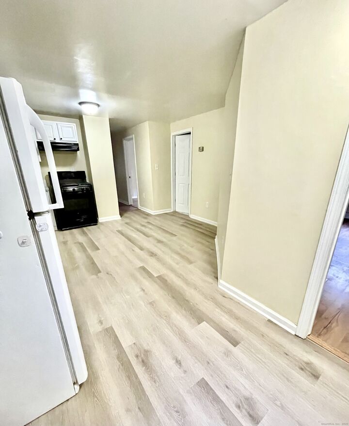 Property Photo:  92 West Main Street 3  CT 06066 